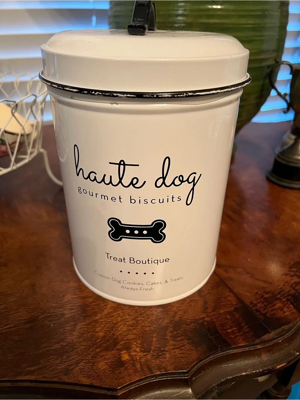 🐩🐾White Treat Canister - haute dog Gourmet Biscuit Storage